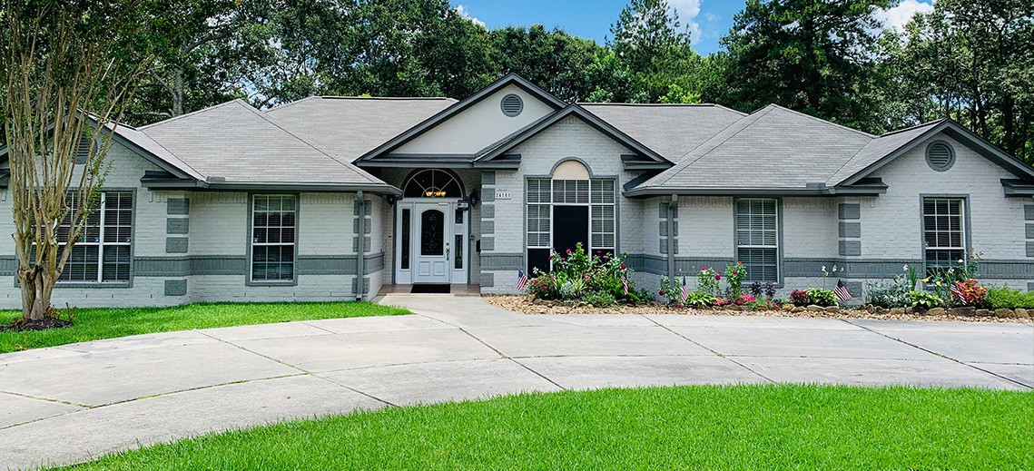 front-picture front-picture